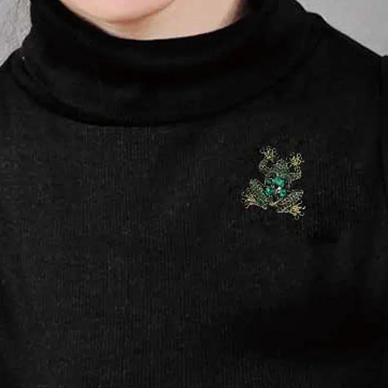 男性と女性のための緑のカエルの形のブローチ,生地の装飾,トレンディな女性の襟ピン,合金,結婚式のアクセサリー