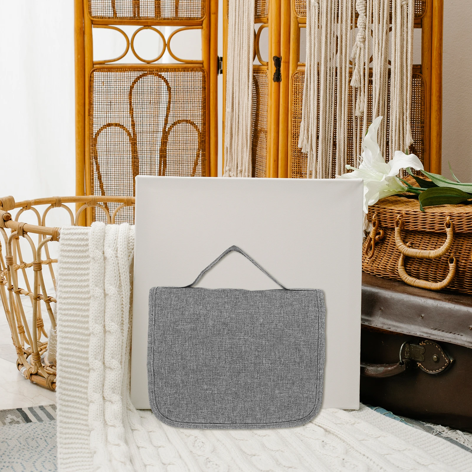 

Large Waterproof Hanging Toiletry Bag Durable Polyester Travel Makeup Organizer Hanging Wash Bag for Men Women Business Trip