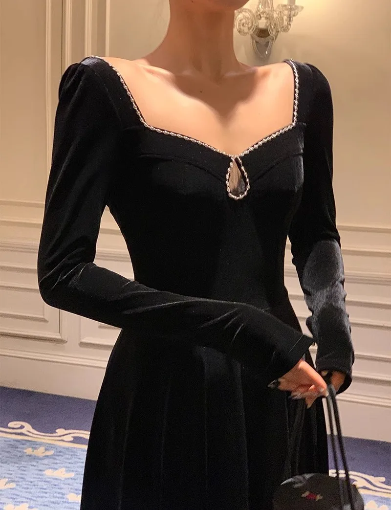 

Black Velvet Dress Women Elegant Square Diamonds Long Sleeve Maxi Dresses Bodycon Streetwear Evening Party Clothing Lady