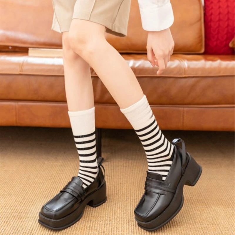 Spring and Autumn Socks Women's Mid-Tube Love A-Line Solid Color Striped Socks Simple Cotton Socks Long