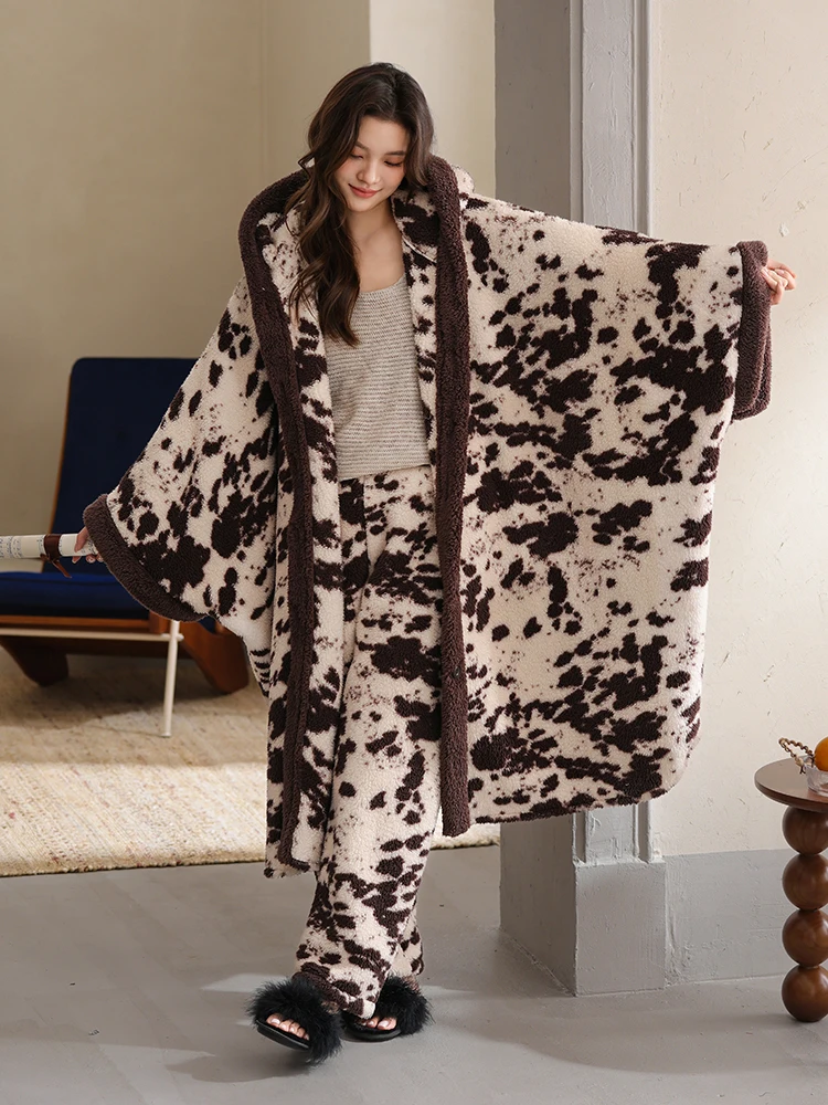 thickened-lamb-velvet-hooded-robe-for-women-winter-home-clothes-coral-velvet-home-clothes-suitable-for-outdoor-wear