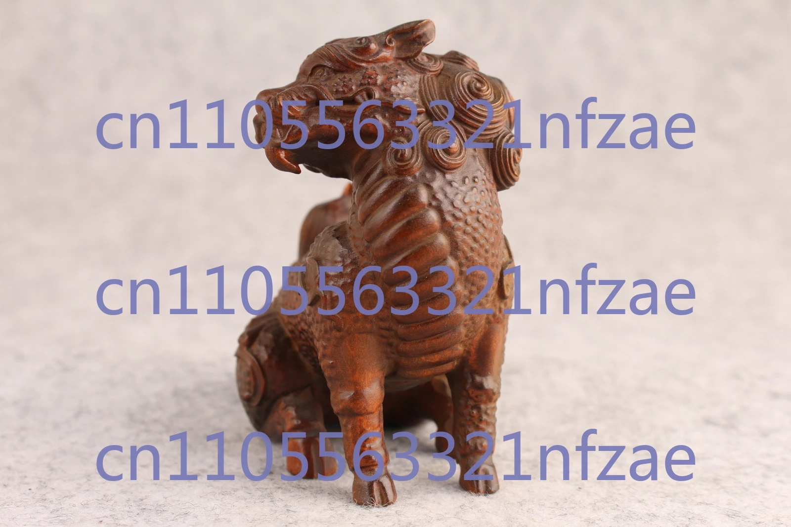 Netsuke الصينية خشب البقس اليدوى مقعد كيرين تمثال الشاي الحيوانات الأليفة فنغشوي آرت ديكو