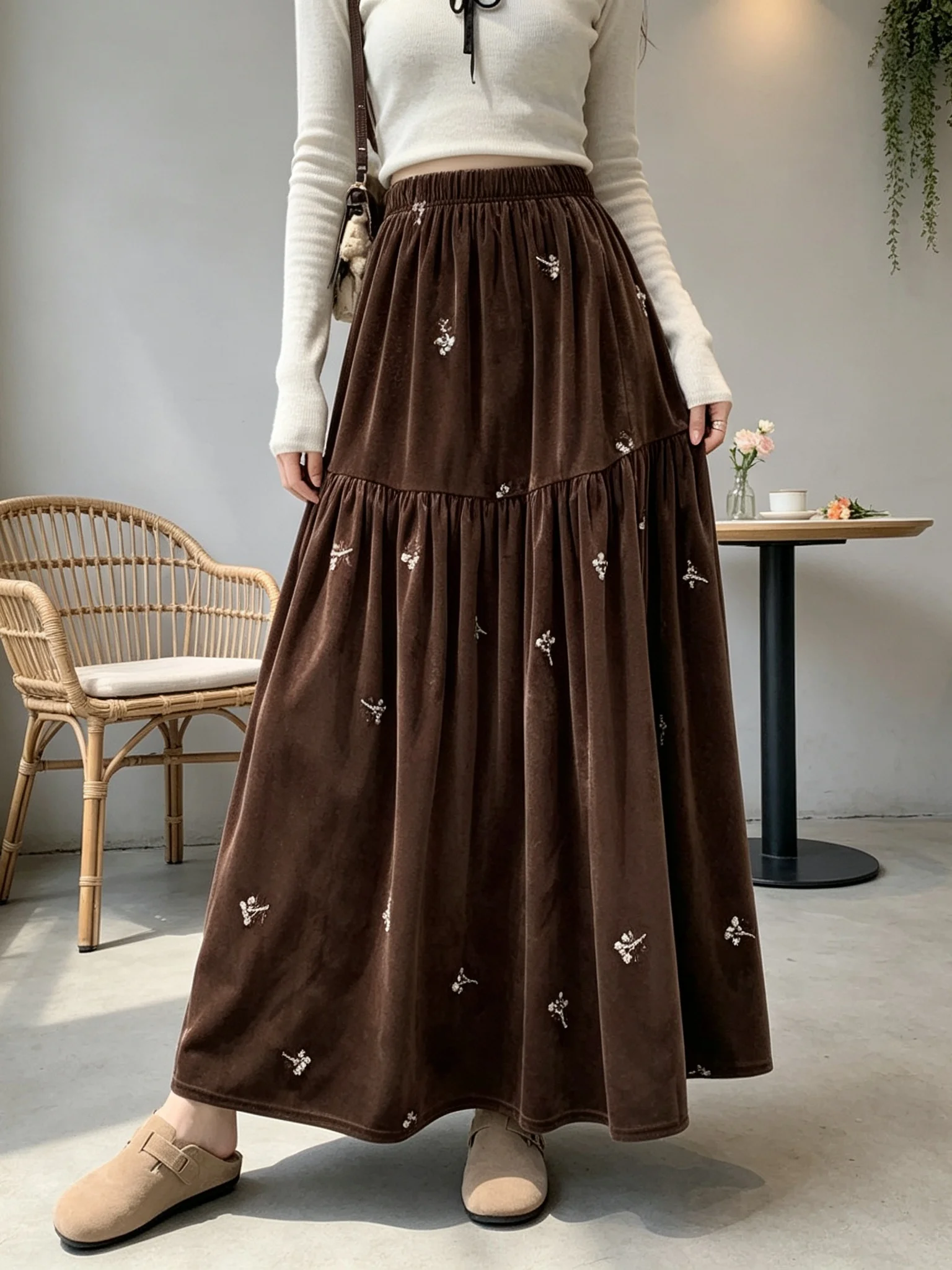 Retro High-End Feeling Long Velvet Embroidered Floral Half Skirt Women's Autumn Winter 2026 Flared A-Line Skirt Polyester Fiber