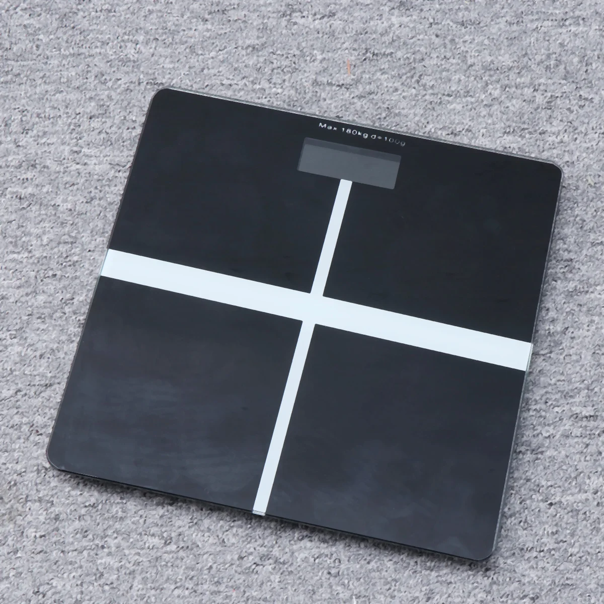 Timbangan Badan Digital Presisi Tinggi 4 Sensor Akurasi 1G Layar LCD Hitam untuk Kamar Mandi