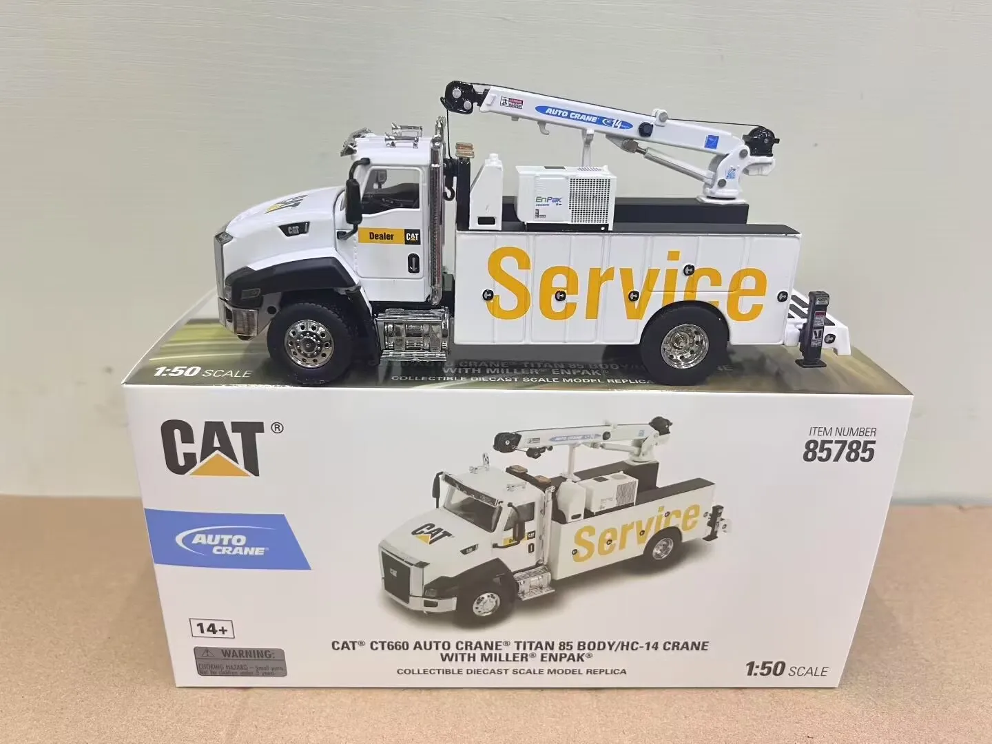 

CT660 Titan 85 Crane Service Truck 1/50 DM85785 Construction Machinery Toy Scene Decoration Boy's Birthday Gift