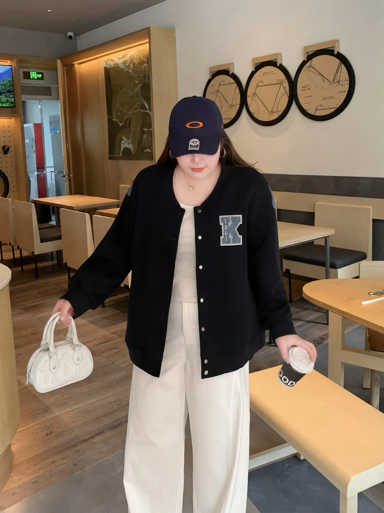 

Fashionable Large Size Women's round Neck Shoulder Drop Stitching Baseball Jacket Color Block Spring Outerwear SZC16846