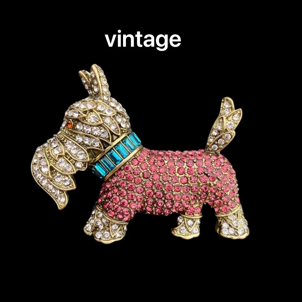 Exquisite Women Men Vintage Shining Full Crystal Dog Brooches Pins Retro Palace Style Gorgeous Animal Badges Accessories Gift