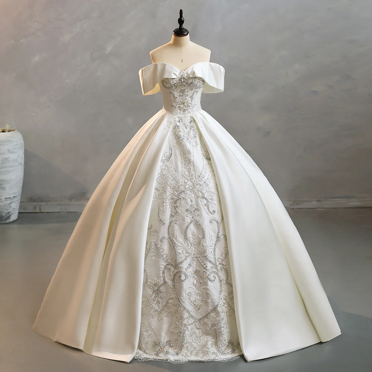 Ashley Gloria Cheap Wedding Dresses Classic Satin Boat Neck Wedding Party Dress 2025 Customized Formal Gown