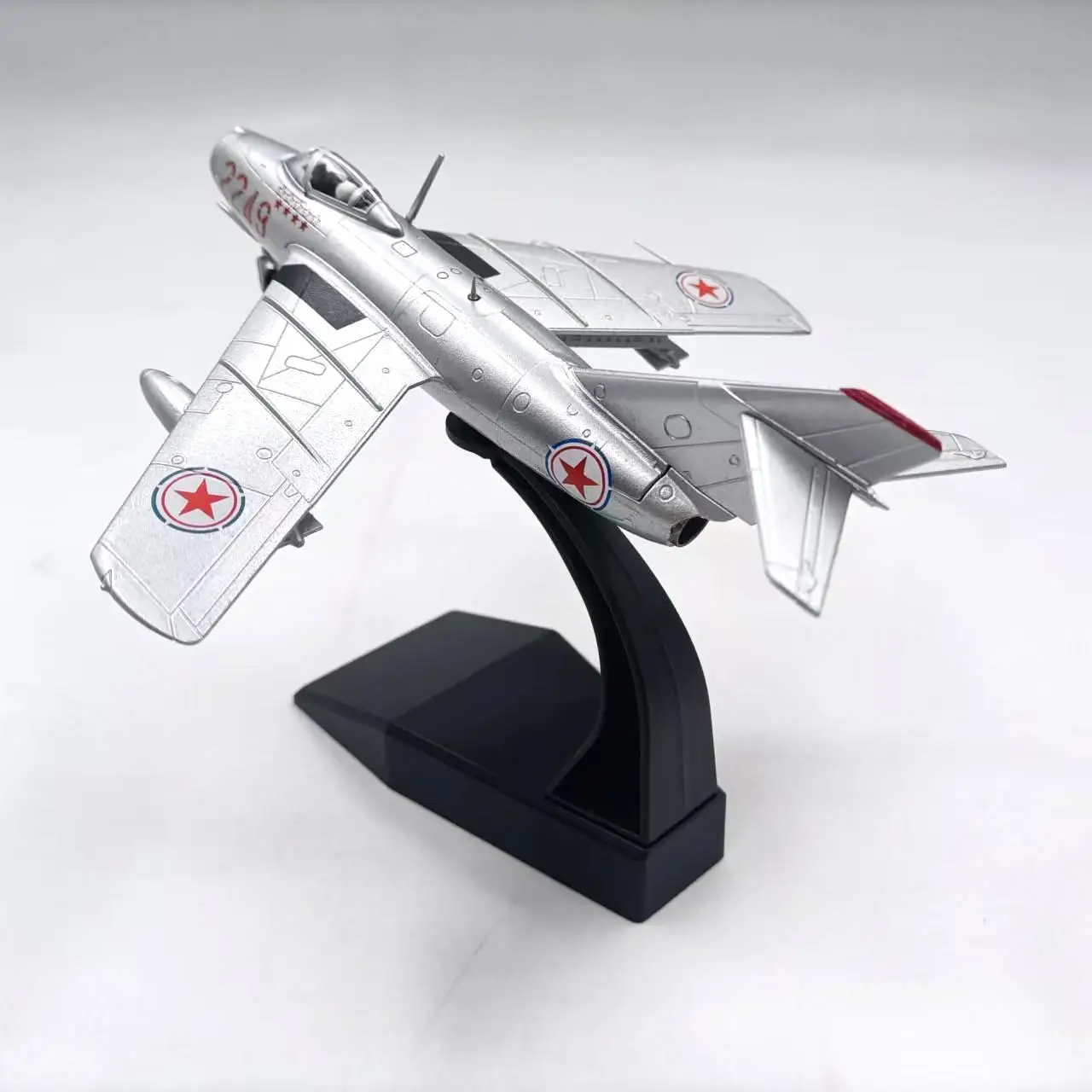 

Литой под давлением масштаб 1:72, китайский истребитель MIG-15, реактивный J-5, военный сплав, модель самолета, Коллекционная игрушка, подарок, сувенир, украшение для дисплея