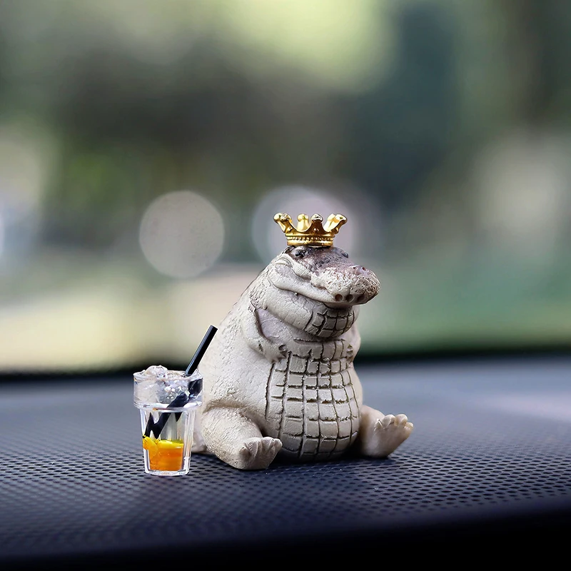 Cute Car Interior Decoration Accessories Resin Little Crocodile Figure Auto Center Console Ornaments For Car Decoration Products