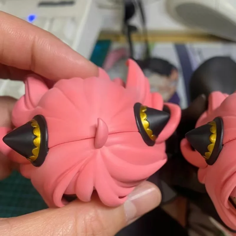 Spies Play House Versione Q Ania Cos Run Nezuko Cute Beautiful Girl Car In Chassis Animazione Figura Ornamenti per il desktop Compleanno