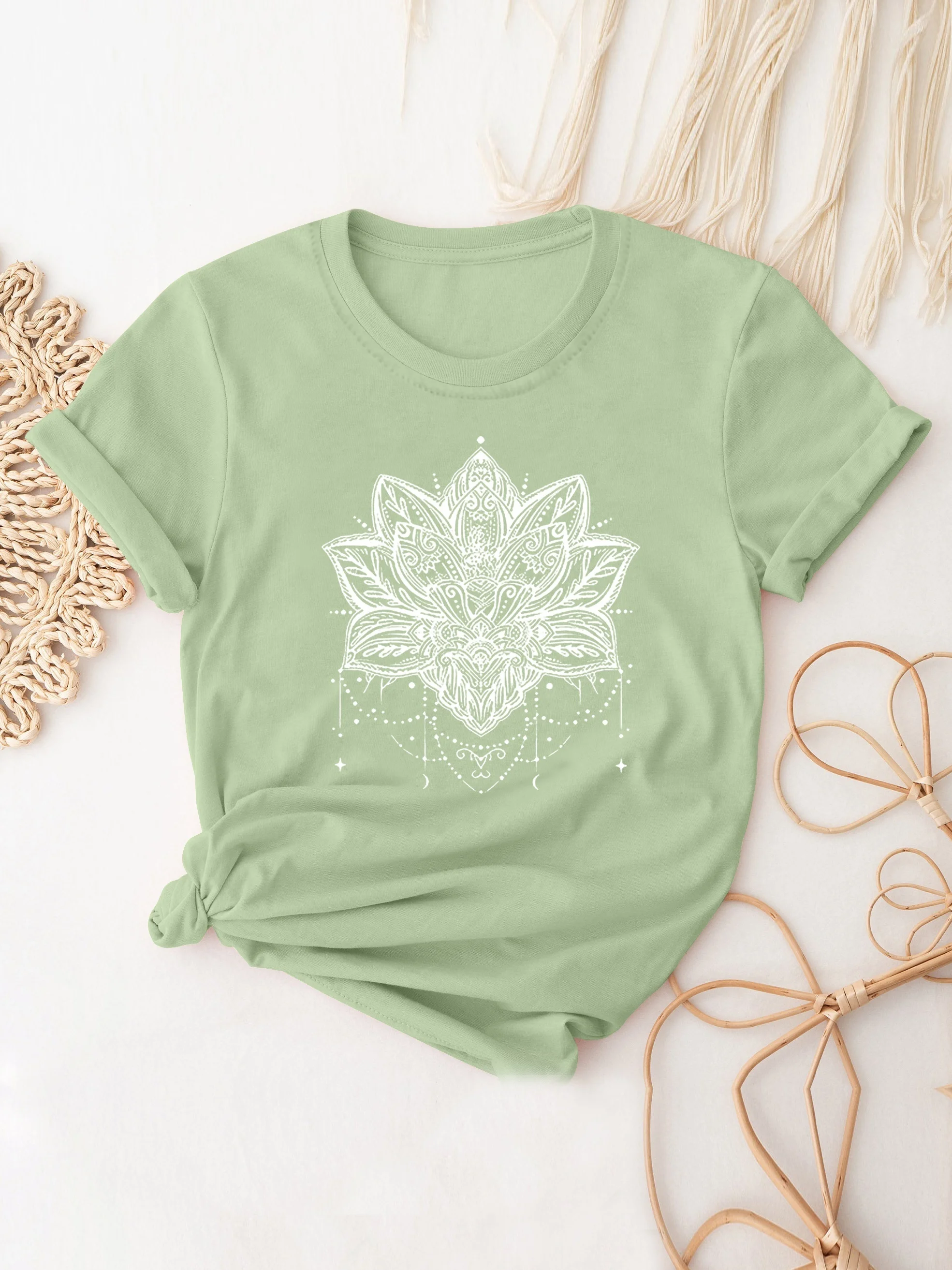 Plus Size Casual T-shirt, Women's Plus Mandala Print Short Sleeve Round Neck Slight Stretch T-shirt