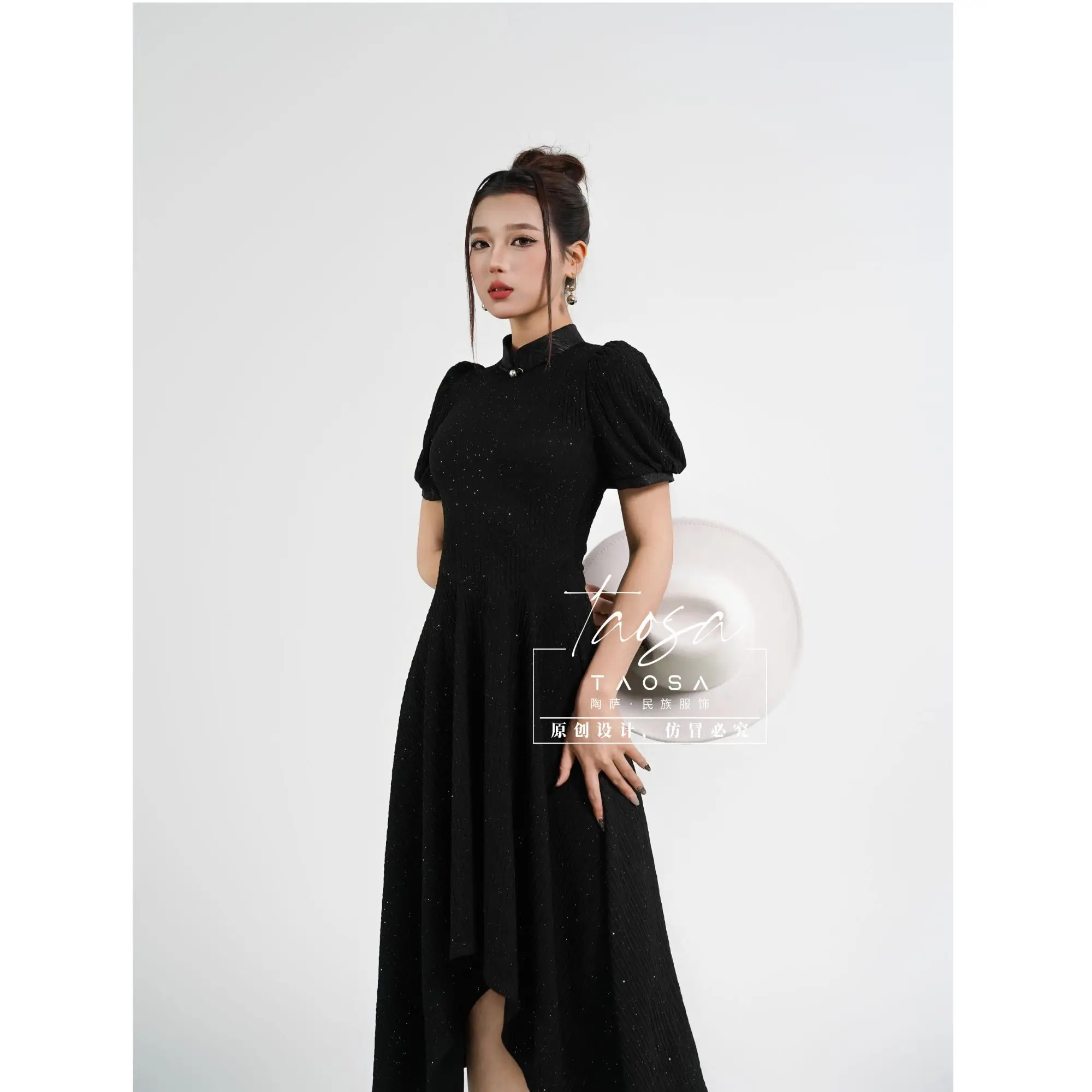 فستان أسود بأكمام قصيرة #3