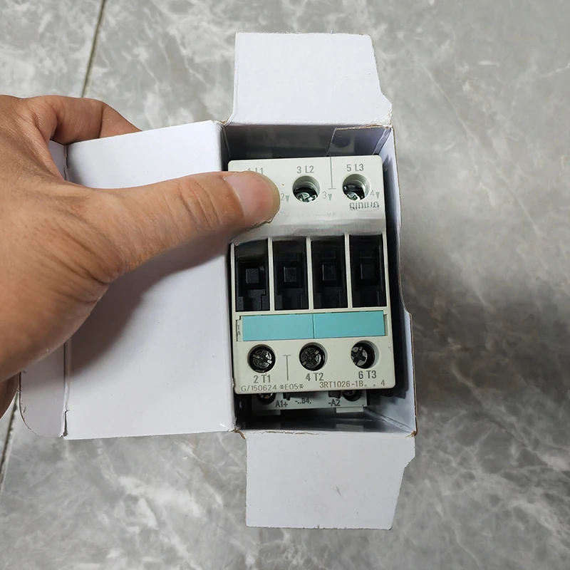 Brandneu und original 3RT1026-1BB44