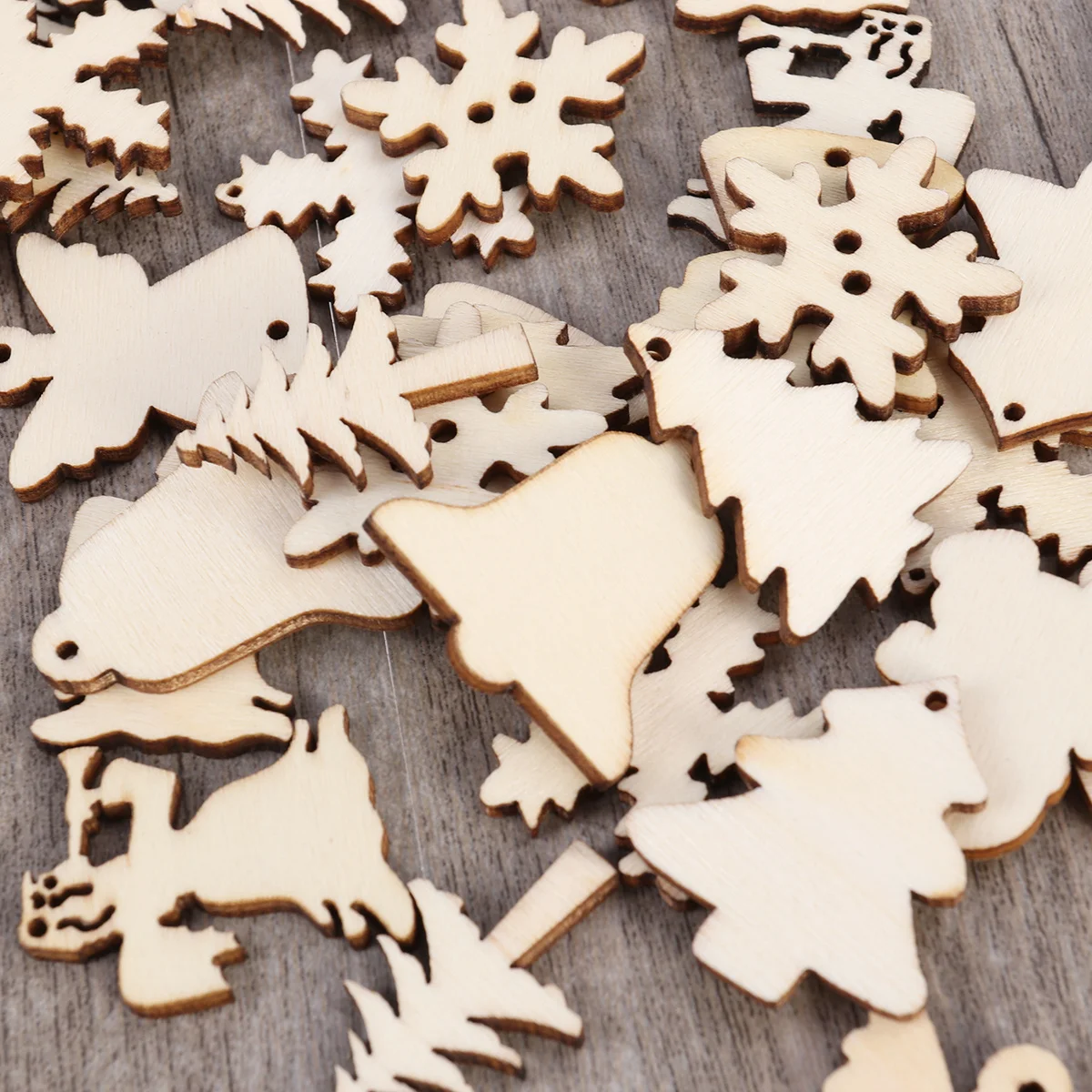 

50pcs Christmas Wooden Discs Unfinished Natural Wood Cutouts 12 Designs Hole Hanging Diy Crafts Decorations Craft Wood Pieces
