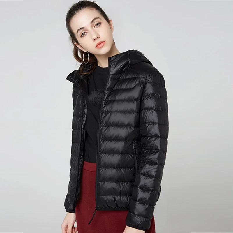 Moda feminina com capuz curto puffer jaquetas 2023 nova primavera inverno 90% pato branco para baixo leve embalável parka quente feminino