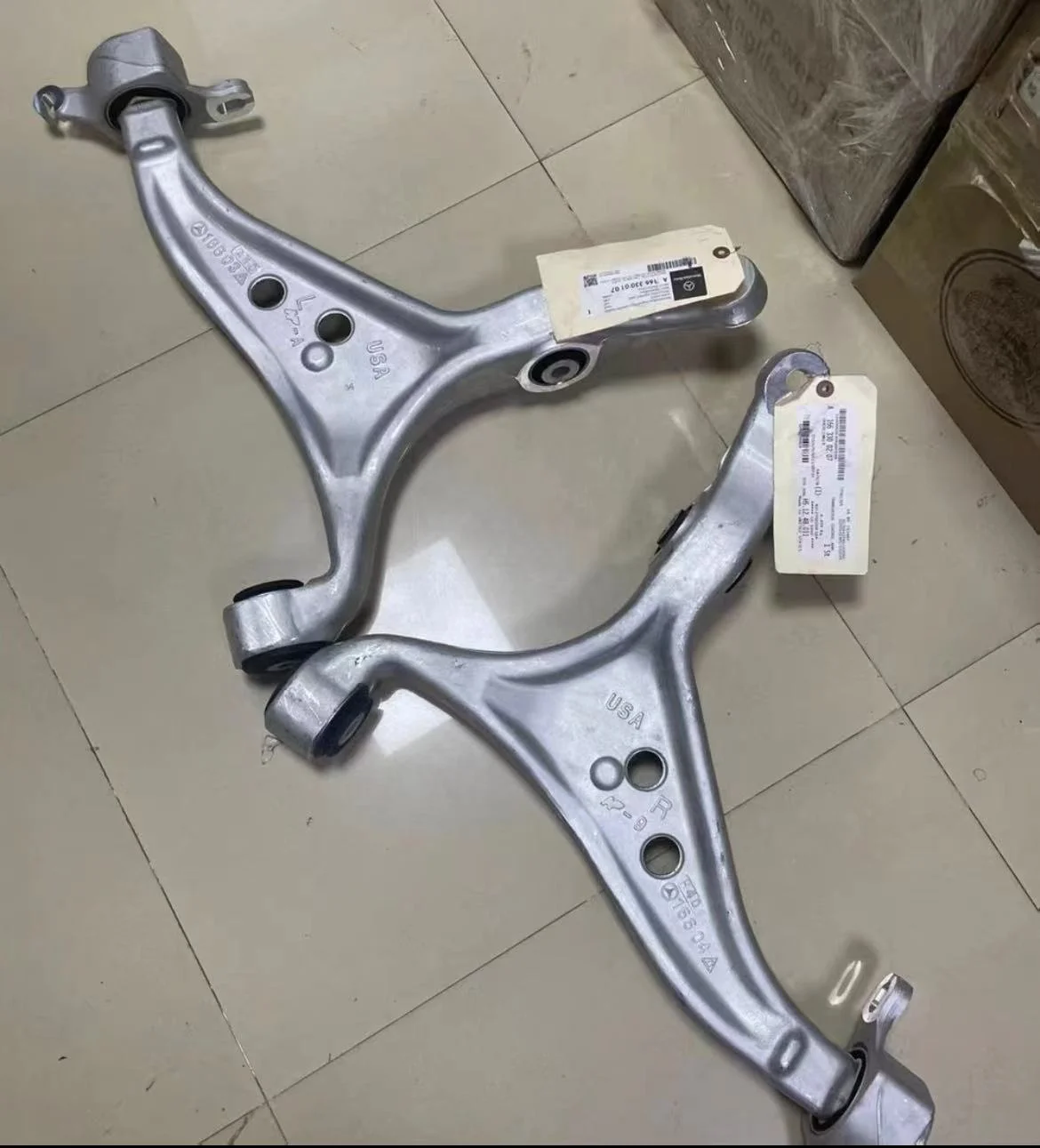 1663300107 1663300207 Control Arm for W292 W166 GLE500 GLE320 GLE400 GLE350D GLS63 GLS500 GLS450 GLS320 GLS400