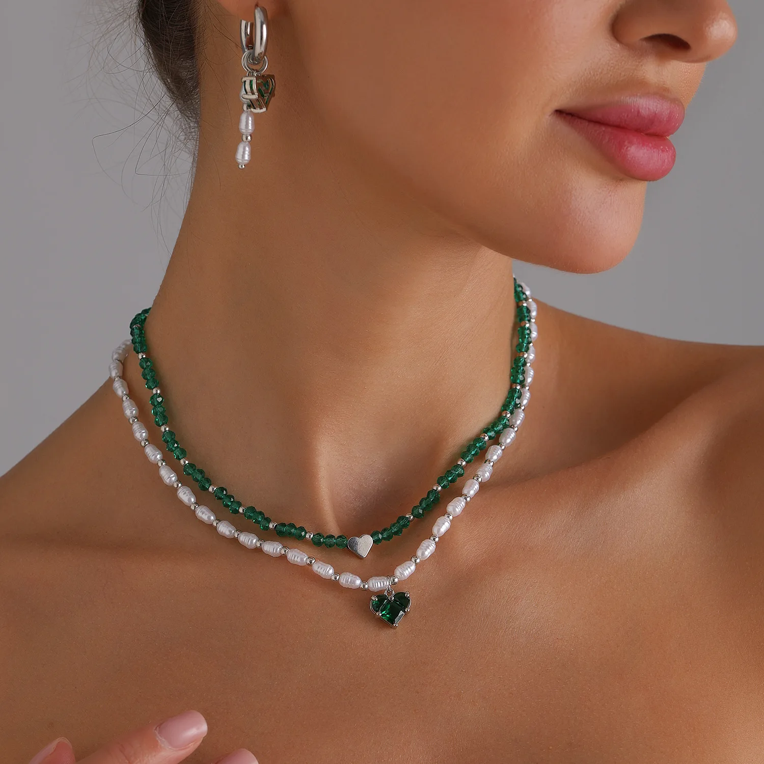 

Vintage Irregular Green Crystal Pearl Heart Pendant Necklace Earrings for Women Double Layer Bead Chain Choker Boho Jewelry