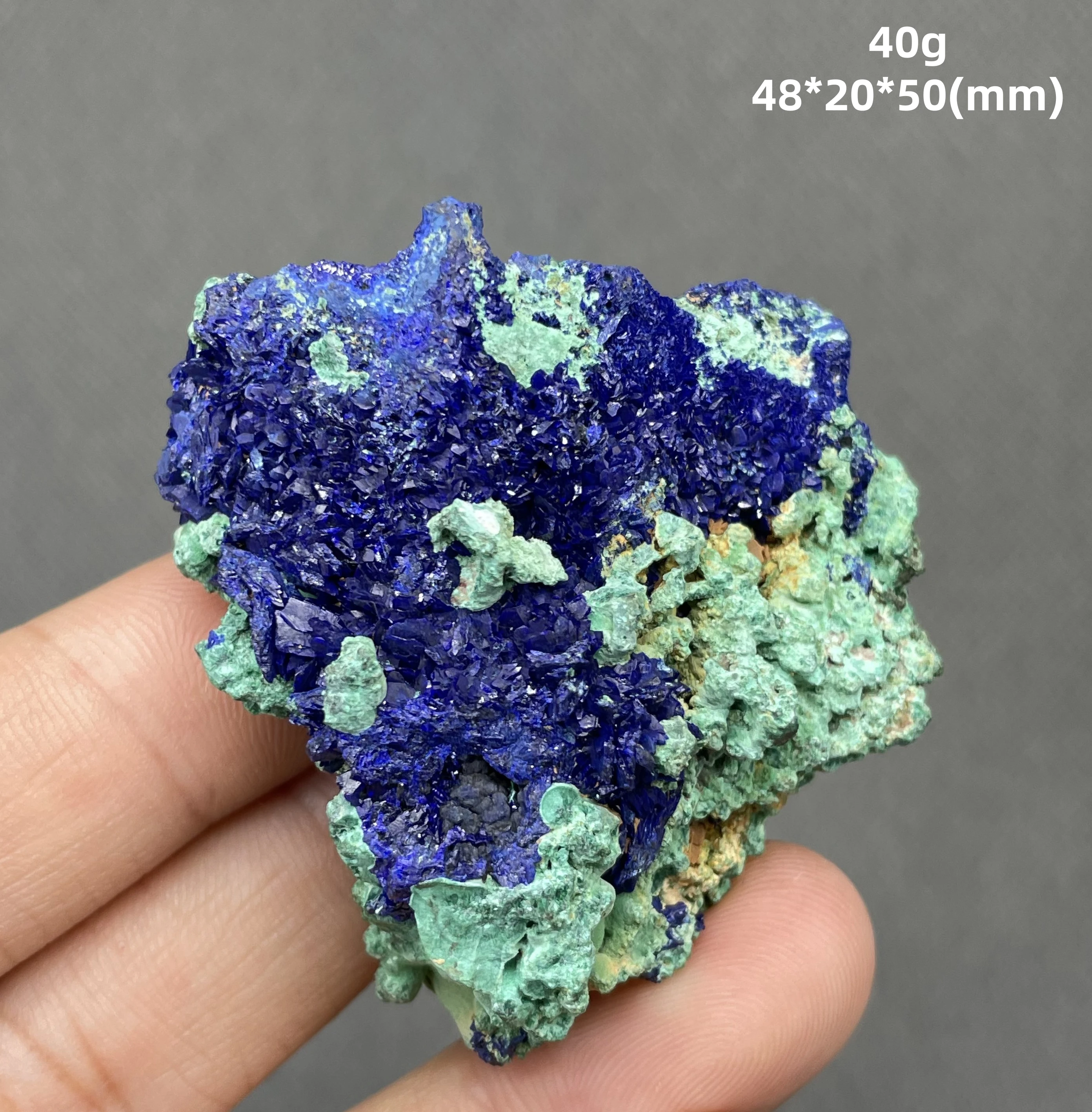 

Natural azurite and malachite symbiosis mineral crystal specimen healing quartz (crystals and stones Quartz crystal stones )