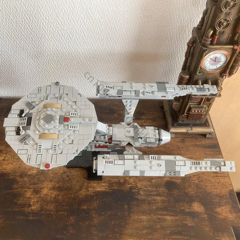 NIEUWE USS Enterprise NCC-1701 Midi-Schaal Ruimte Oorlog Militaire MOC Ruimteschip Battle Model Bouwstenen DIY Montage Baksteen Speelgoed gift