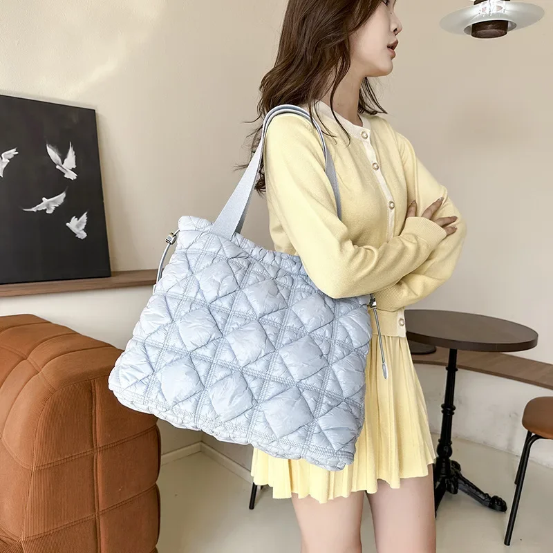 

Korean winter new lady Totback large -capacity shoulder, shoulder, Yun Duo soft bag handbag drawn full -scale women's bag