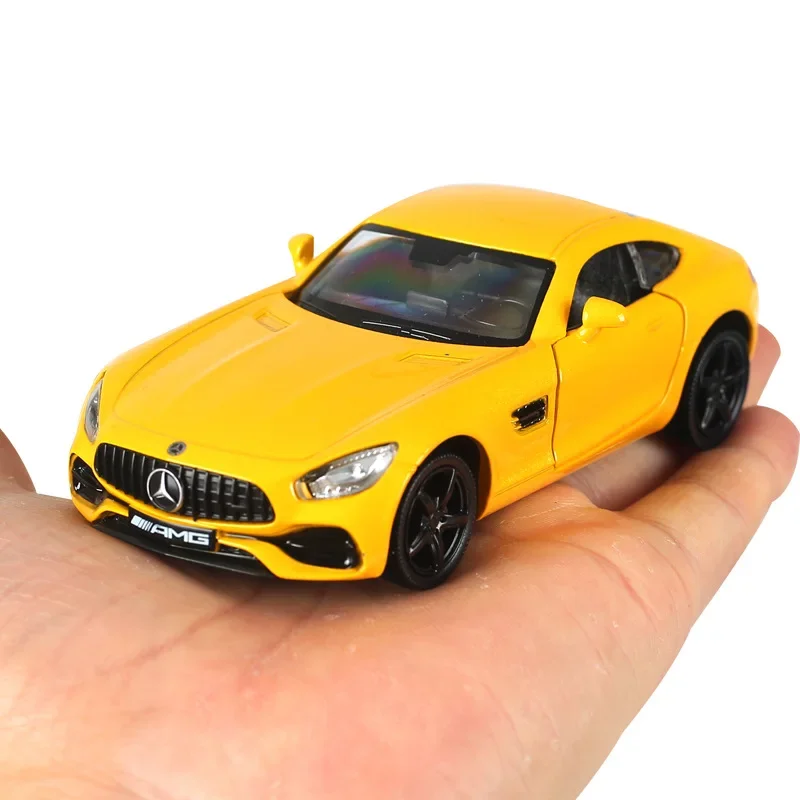 Model samochodu AMG GTS 1:36, odlewany, supercar, zabawka, pojazd, napęd na sprężynę, metalowy, wysoka symulacja, do kolekcji, prezent, F332, odlewany metal.