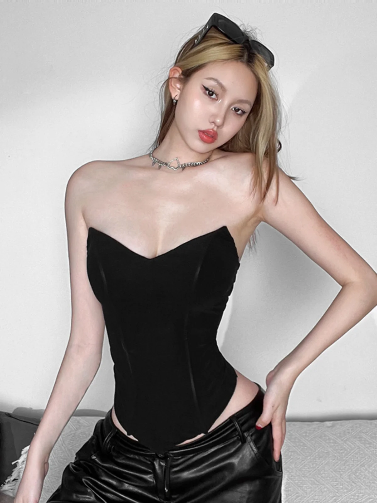 

WEIRD PUSS Cool Spicy Slimming Bla Versatile Asymmetrical Tube Top Women's Waist-Cinching Slim Fit Base Layer Top