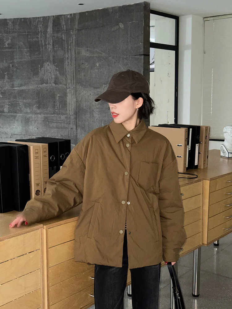 

Бежевая хлопковая женская куртка свободного кроя с воротником, на одной пуговице, с длинными рукавами, стандартный крой, осень-зима, новинка