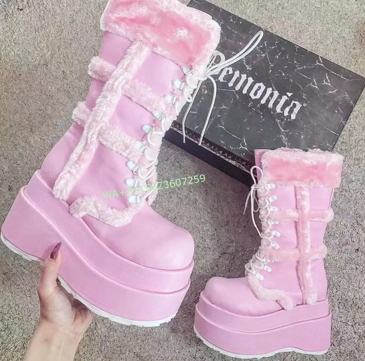 Nowy Desigen różowe czarne zamszowe futro sznurowane na koturnie na platformie tancerka Gogo buty do kolan niedźwiedź Demon buty do kolan sznurować