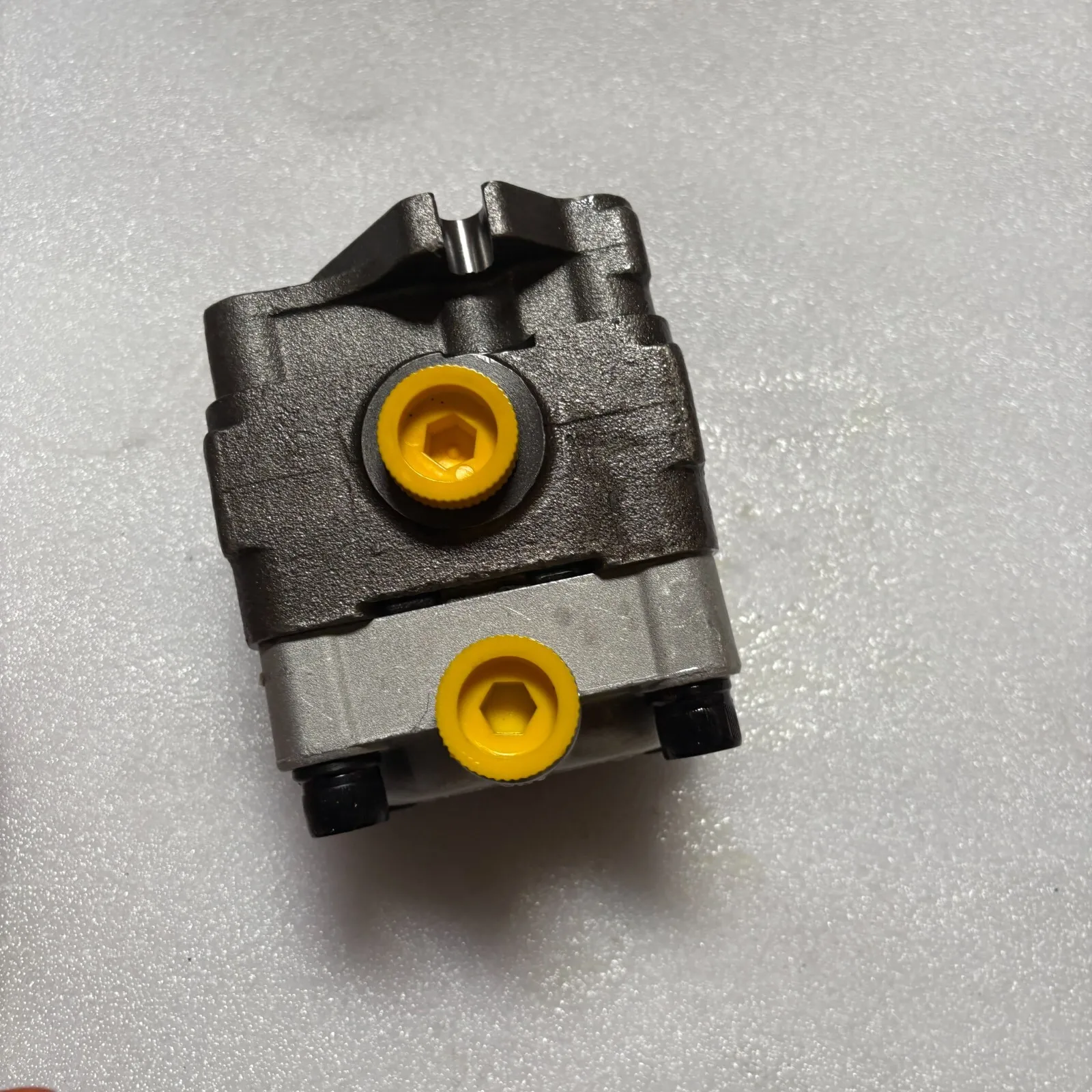 PVD-1B-32 36 PVD-2B-36 PVD-2B-40P Gear Pump For Yuchai 35 Komatsu 40 SWE50