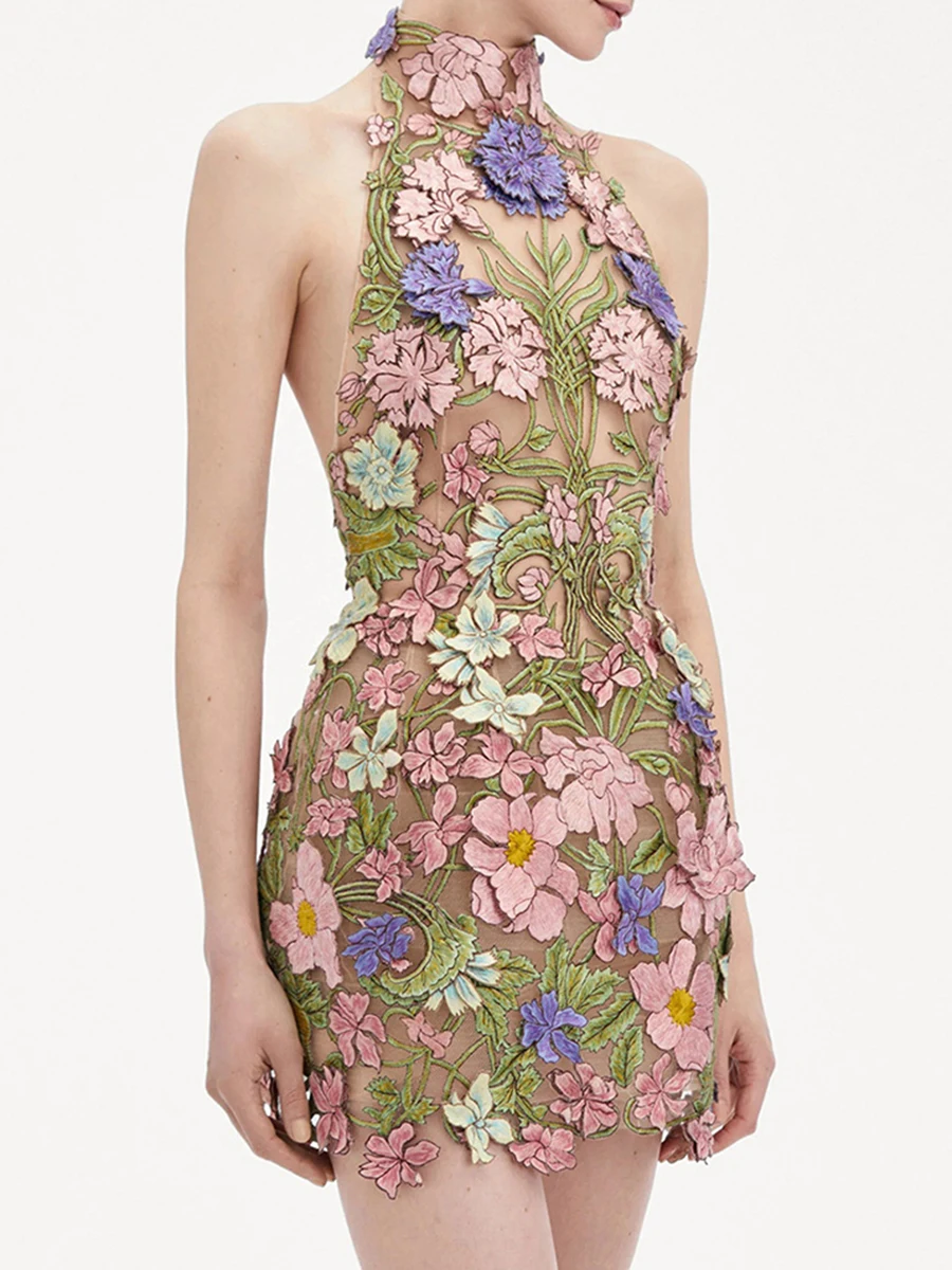 TWOTWINSTYLE Hit couleur minceur épissé robes brodées pour les femmes licou sans manches dos nu taille haute robe femme vêtements