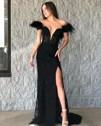 Black Evening Dresses 2024 Tulle Lace Applique Crystal with Feather Mermaid Off Shoulder V Neck Front Slit Sweep Train Prom Gown