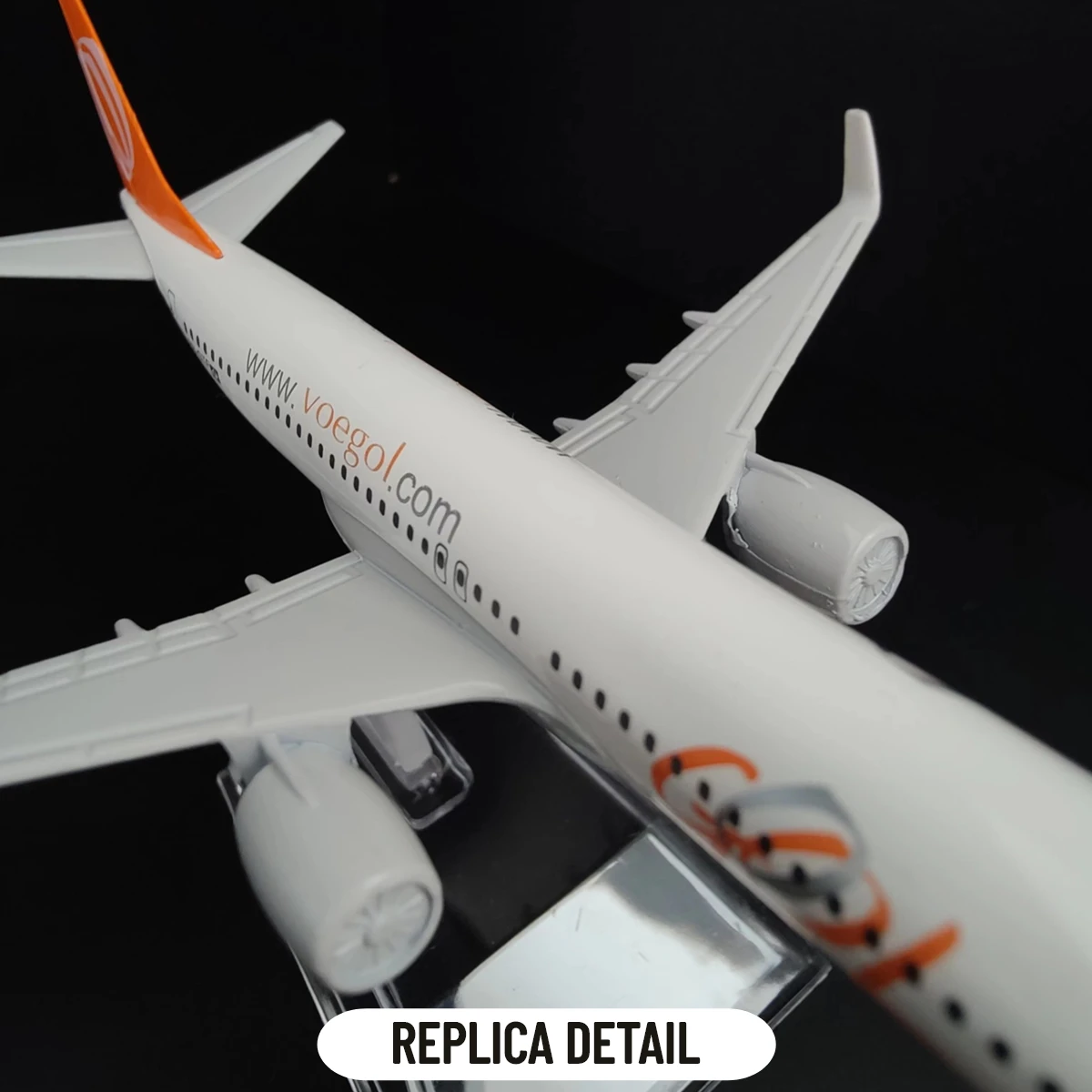 Scale 1:400 Metal Aircraft Model, Brazil GOL Airlines B737 Diecast 15cm Aviation Collectible Miniature Ornament Souvenir Toys