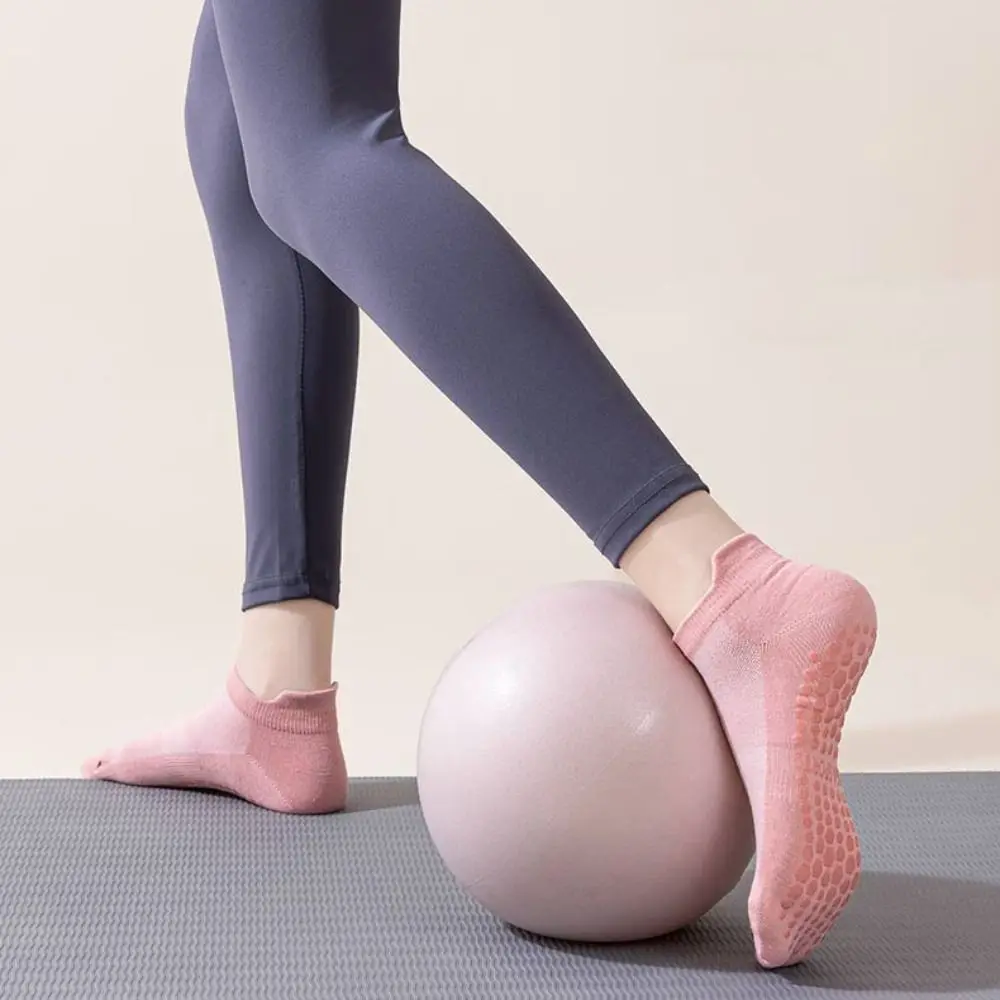 

5Pairs Fashion Simple Anti-Slip Fitness Socks Sweat-Absorbent Sports Hosiery Yoga Socks Women Breathable Short Tube Socks Women