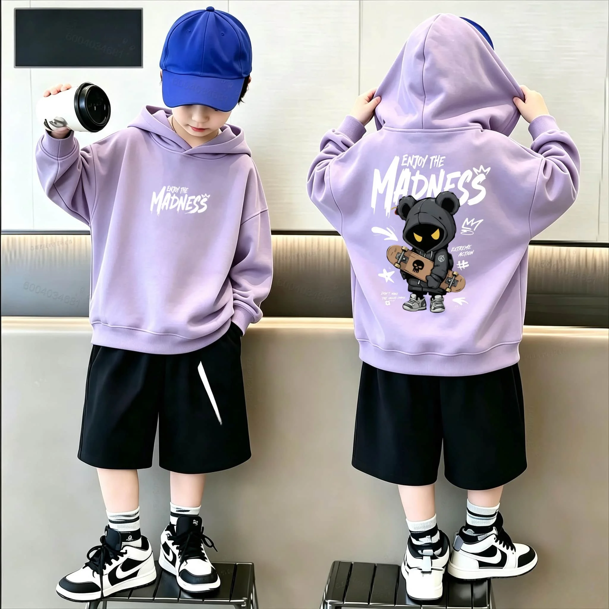 Modisches, trendiges Kinder-Kapuzen-Sweatshirt mit Bärenmotiv. Ein bequemer und weicher Pullover für Jungen, Mädchen oder Babys. – Detail 16