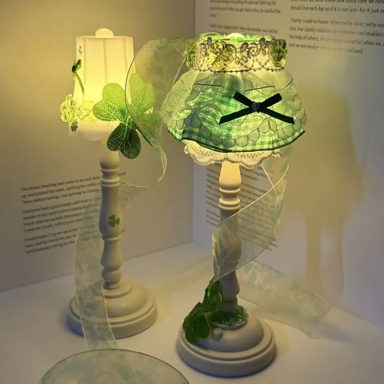 

Мини-ретро настольная лампа в европейском стиле, ночник с клевером, украшение для гостиной, украшение для спальни, прикроватный окружающий свет