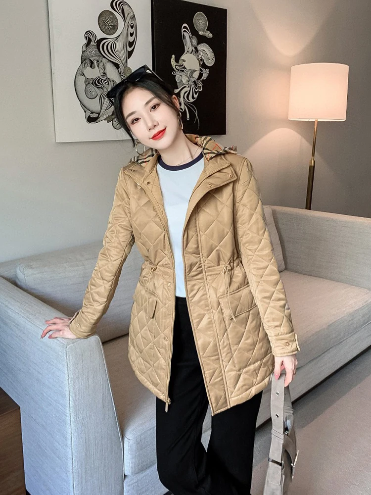 

Классическое женское пальто в британском стиле, осень-зима 2025, новинка, приталенное, утепленное, стеганое, хлопковое, с капюшоном, средней длины