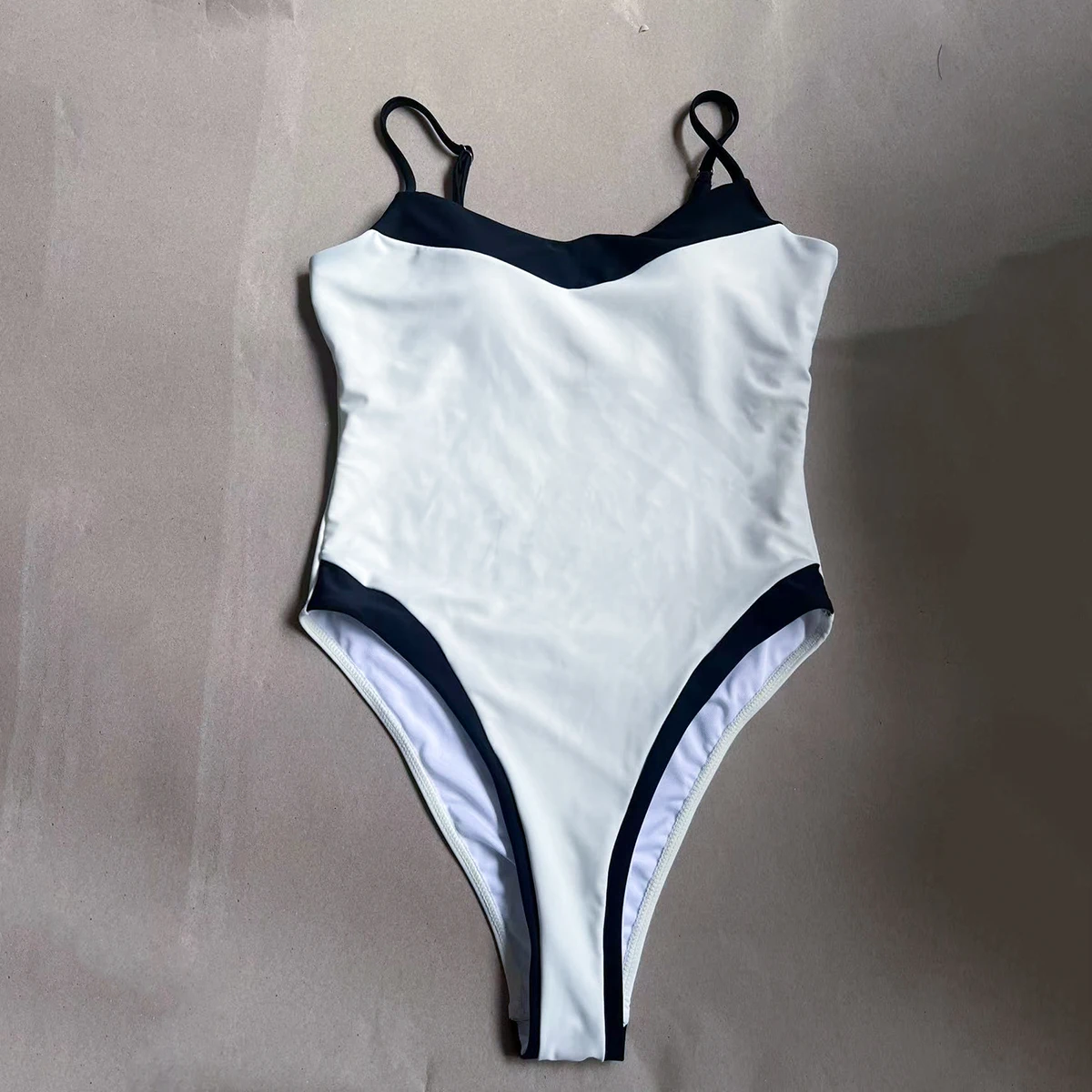 Bañador Sexy de una pieza para mujer, traje de baño femenino, Monokini brasileño, ropa de playa, traje de baño de retazos de cintura alta, 2024