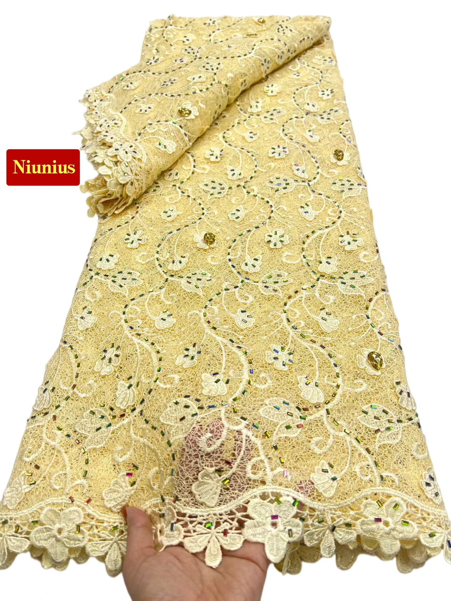 

Элитная гипюровая кружевная ткань | Пайетками украшенный, приятный для кожи | Высококачественный материал для элегантных вечерних нарядов DNN6382