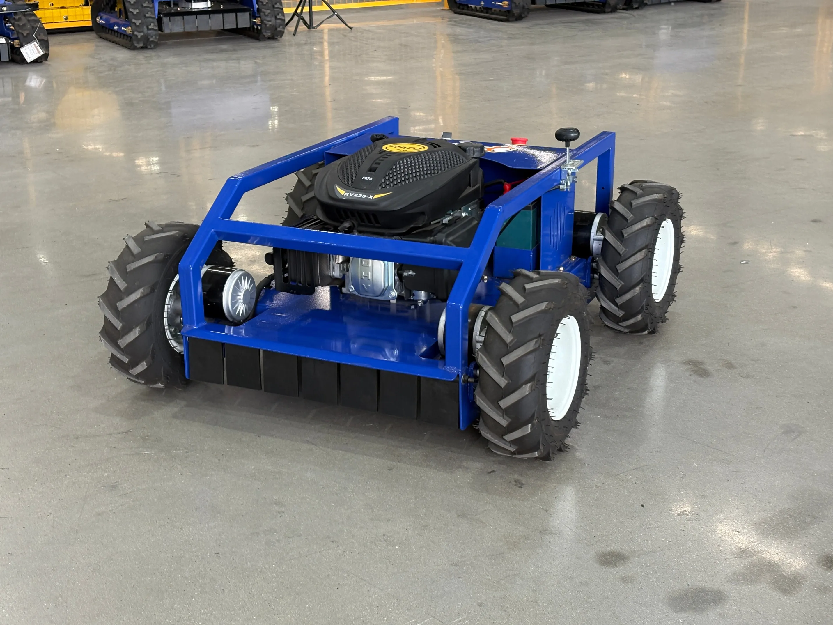 

Индивидуальная коммерческая газонокосилка с нулевым поворотом серии OMI 500A 800A 800C 1000A Мощный бесщеточный двигатель с сертификатом EPA для большого двора