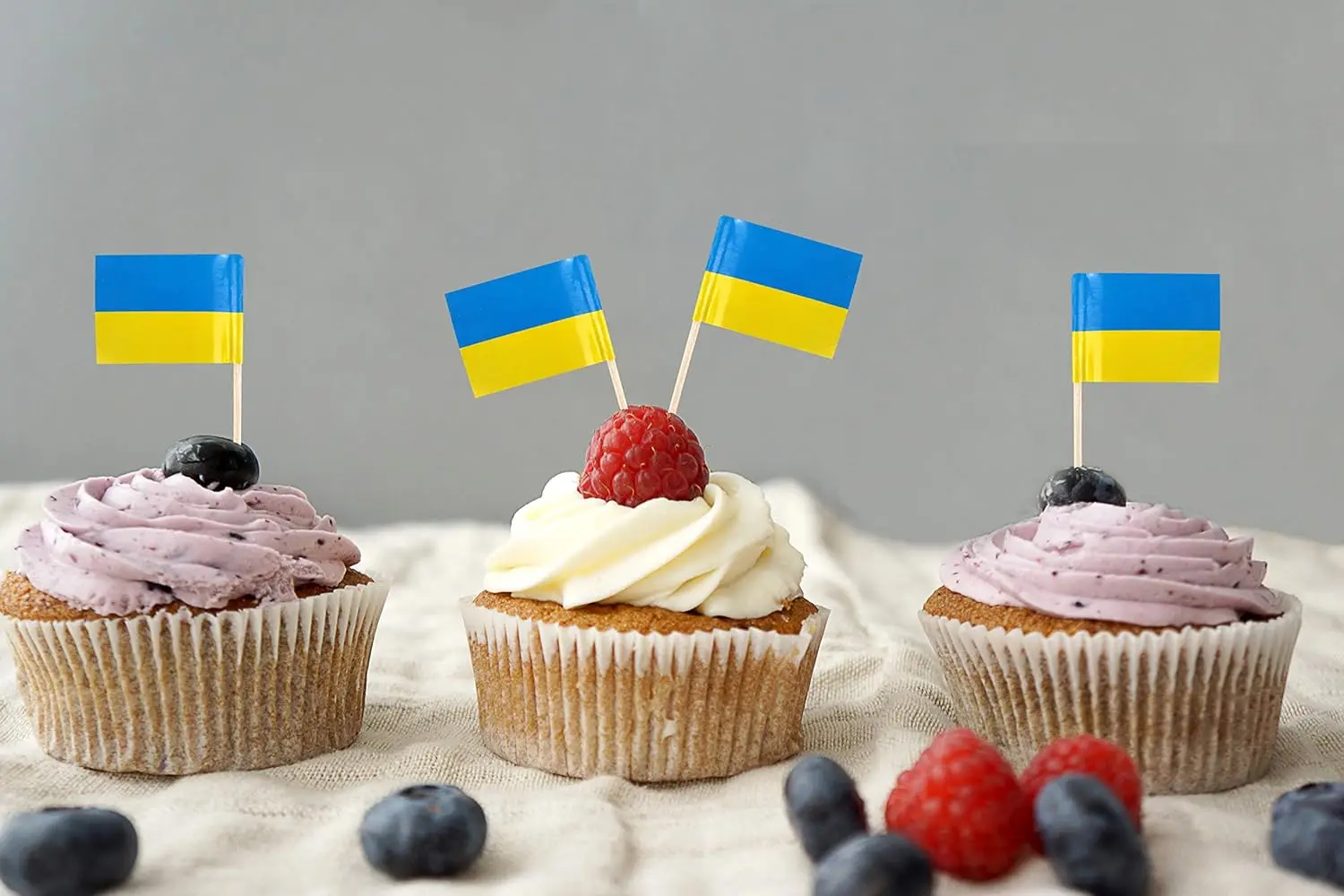 Mini Ukraine Flag Ukrainian Toothpick Flags Mini Small Ukraine Cupcake Toppers Stick Flag Banner Party Cocktail Fruit Decoration