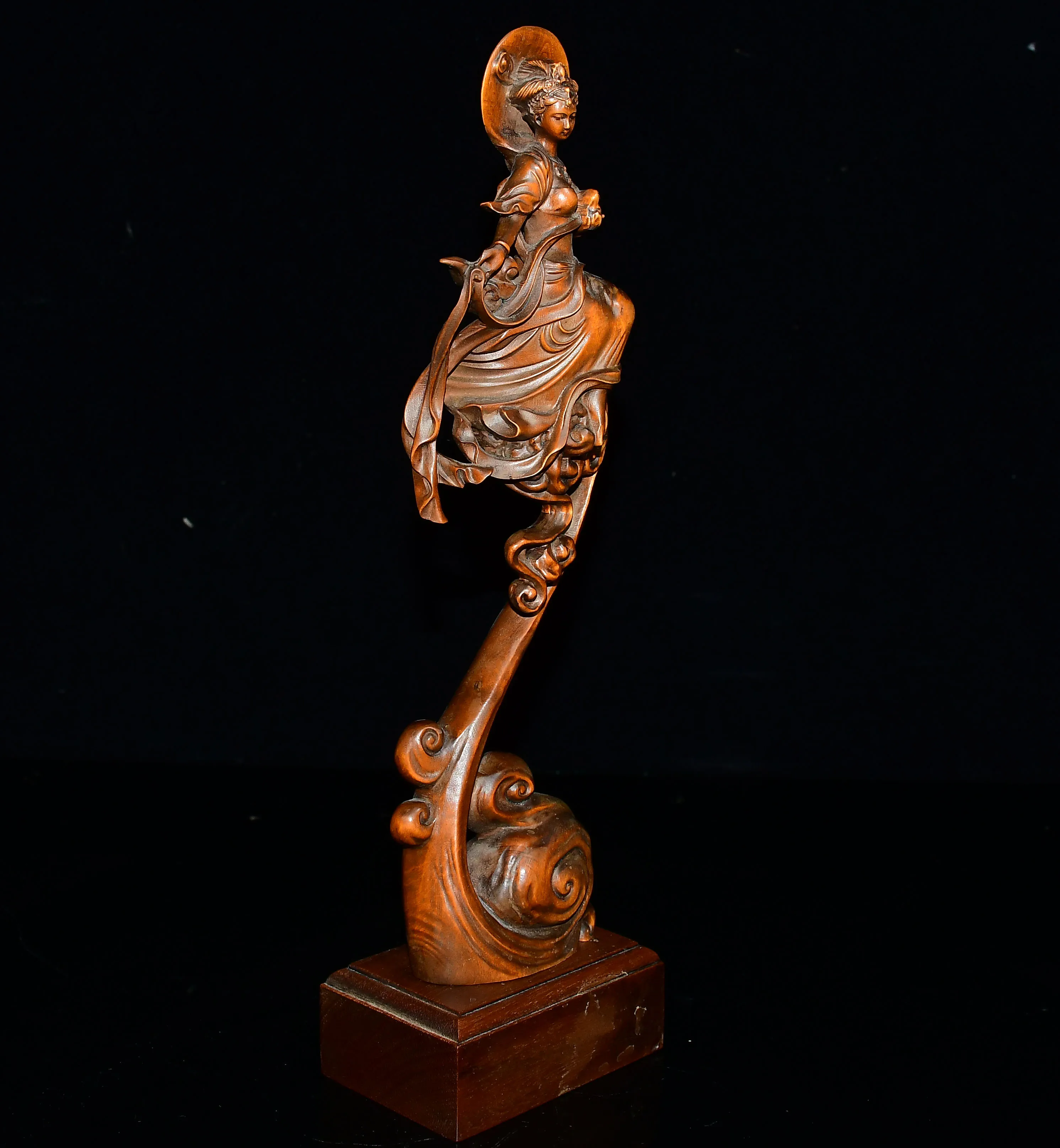 

12"Old China Collections Old Boxwood YThe Goddess Chang'e fly to the moon Statue Mythical Goddess Gather wealth Ornaments