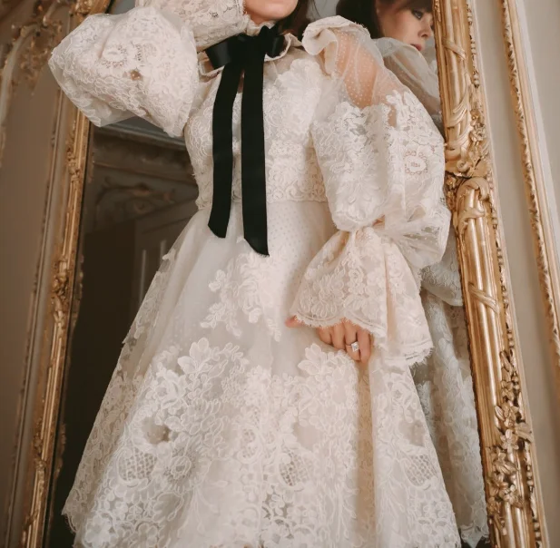 Verngo Puff Long Sleeves Princess Short Wedding Party Dress Lace Applique High Neck Mini Vintage Bride Gowns Robe de mariage