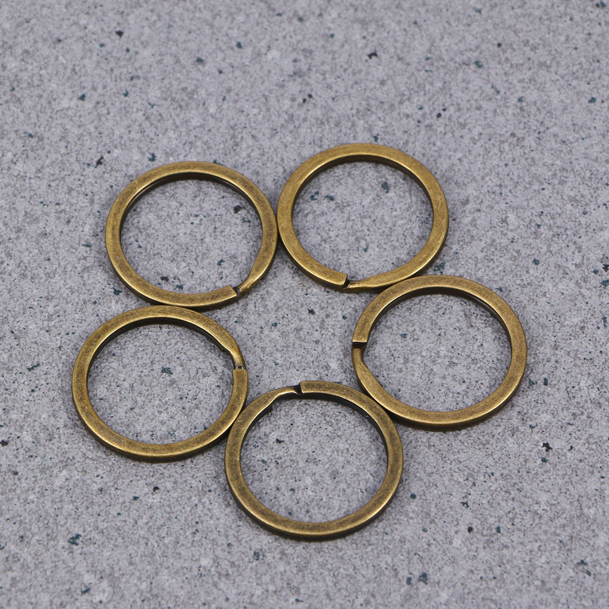 

100pcs Vintage Key Rings Metal Flat Split Ring Retro Keychain Durable Diy Jewelry Craft Projects Smooth Surface Slight Color