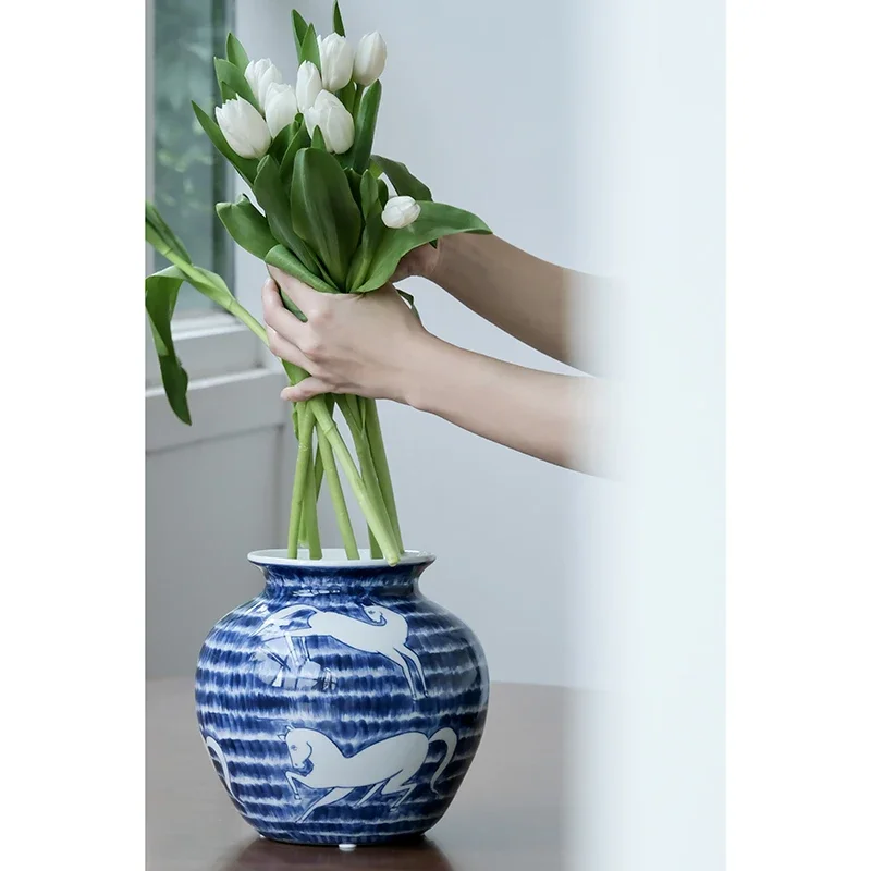 Vase ceramic blue and white porcelain hand-painted geometric pattern printing and dyeing suitable  living room desktop ornament