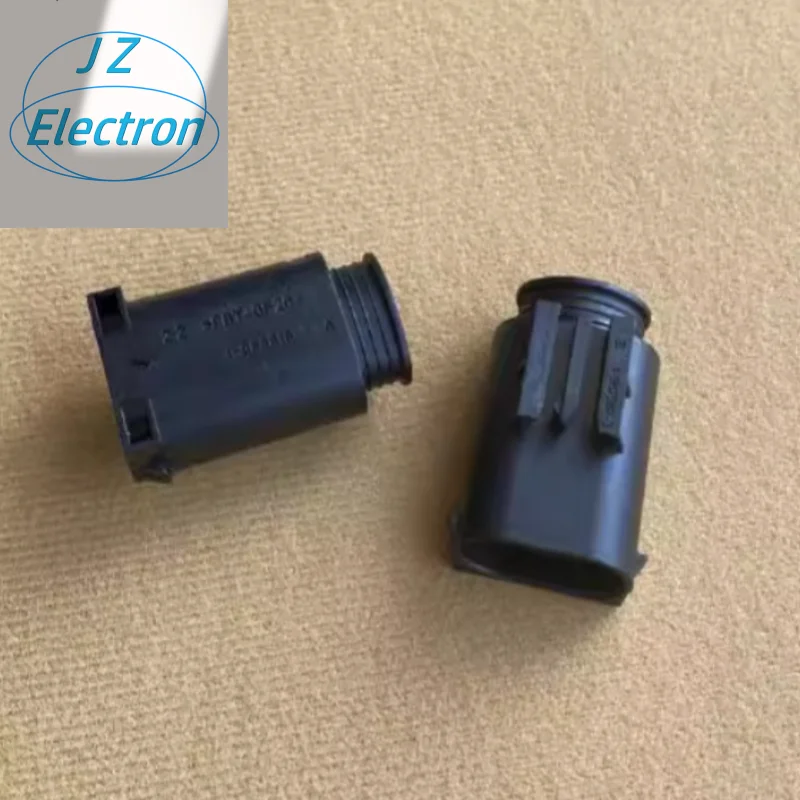 2 SZTUKI Oryginalne złącze 1-967587-3 do inteligentnych urządzeń elektronicznych samochodowych