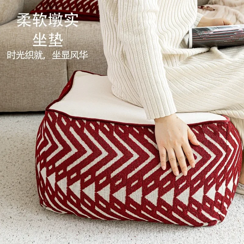 Medieval wabi-sabi wind red and black geometric embroidery seat pier removable cotton and linen futon