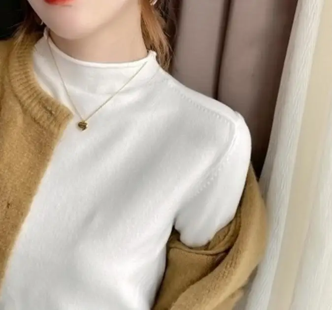 

2025 Autumn/Winter New Women's Fashion Casual Solid Color Bottom Shirt Loose Half Collar Top Knitted Sweater Women's Wear