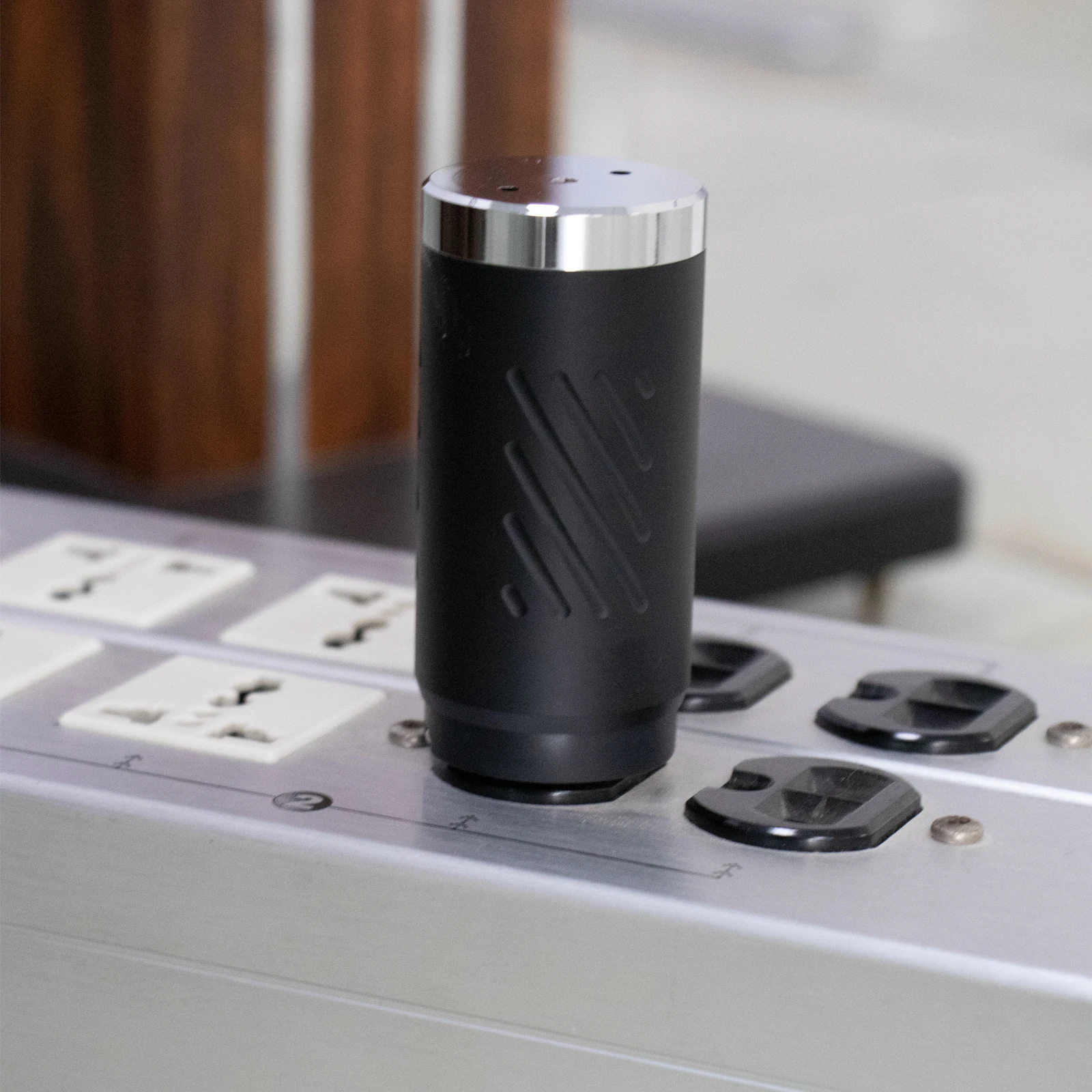 Preffair NU33 Hi-Fi Аудио мощность Портативный фильтр Уменьшает шум Фильтр электромагнитных помех Фильтр с обычным шумом Очиститель шума переменного тока