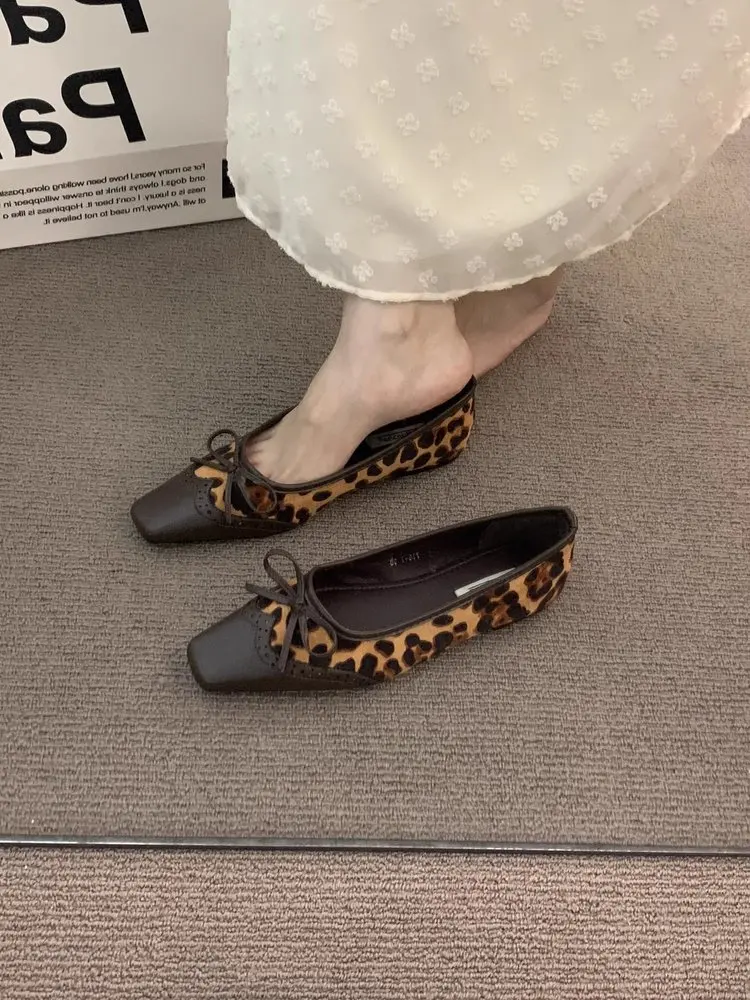 Damen Loafer mit eckiger Zehenpartie und Schleife, flache Schuhe im französischen Stil, weiche Sohle, flache Slip-Ons für Freizeit, Büro, bequeme Fahrschuhe – Detail 5